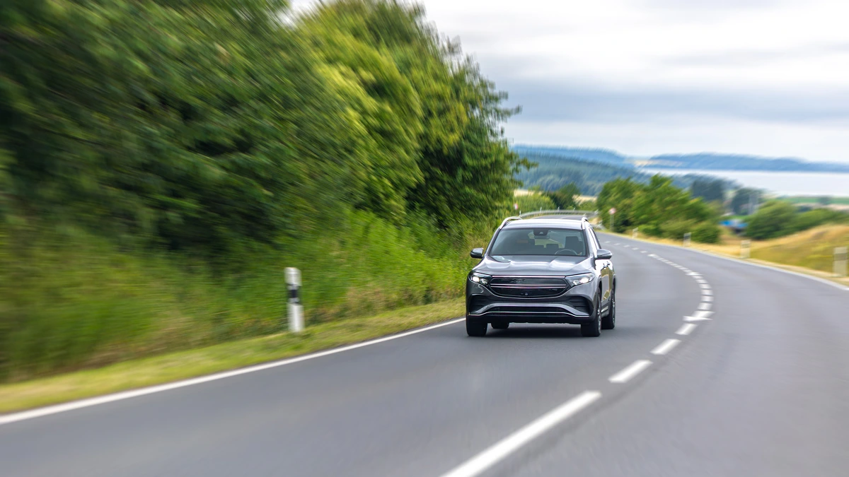 Self-Drive vs Cab vs Bus Bangalore to Ooty Best Travel Option Self-Drive vs Cab vs Bus Bangalore to Ooty Best Travel Option